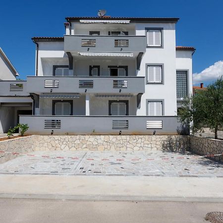 Apartments Lacic Krk Town Exterior foto