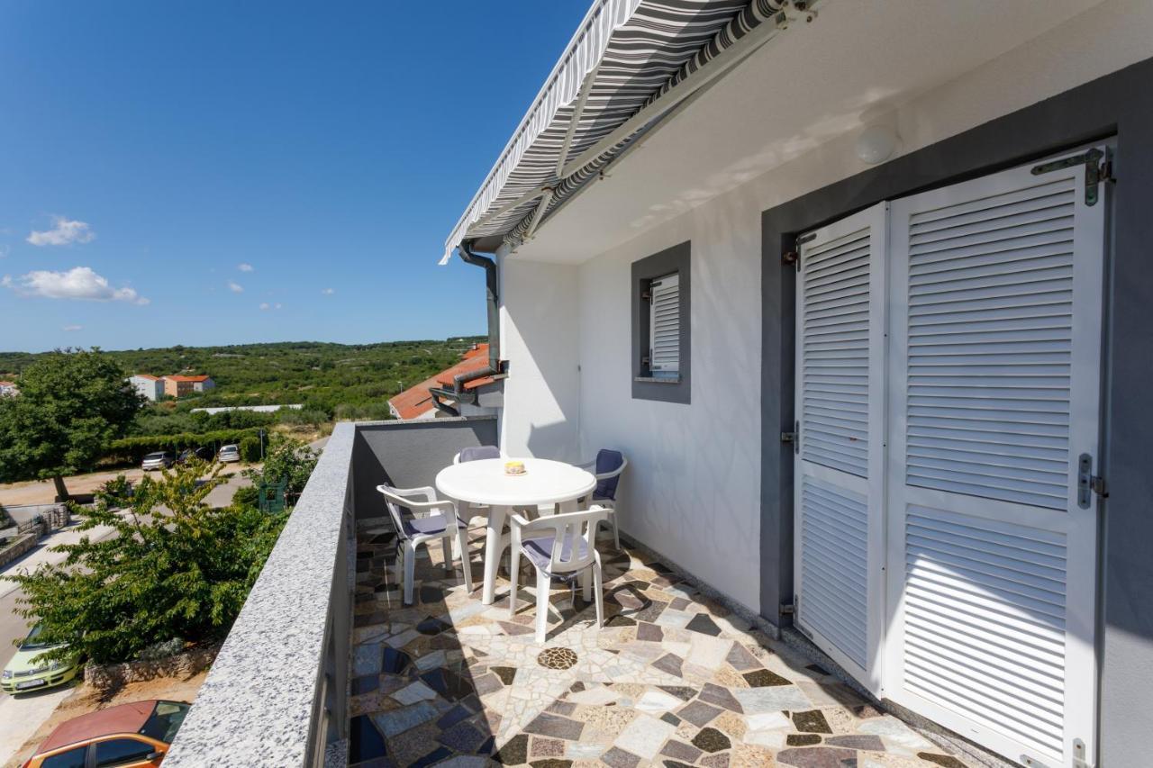 Apartments Lacic Krk Town Exterior foto
