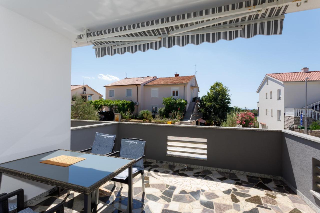Apartments Lacic Krk Town Exterior foto