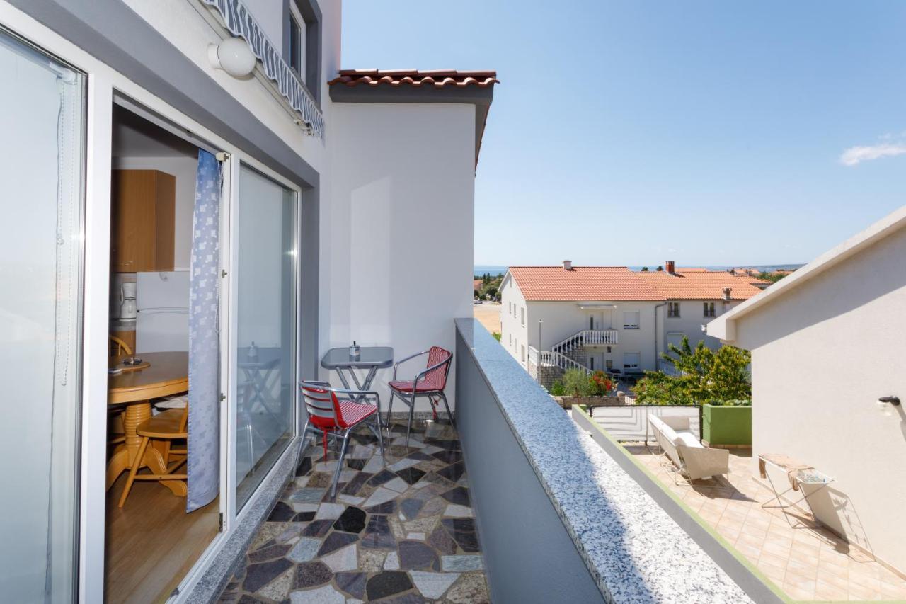 Apartments Lacic Krk Town Exterior foto