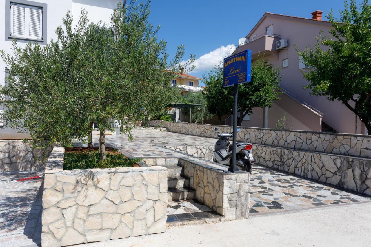 Apartments Lacic Krk Town Exterior foto