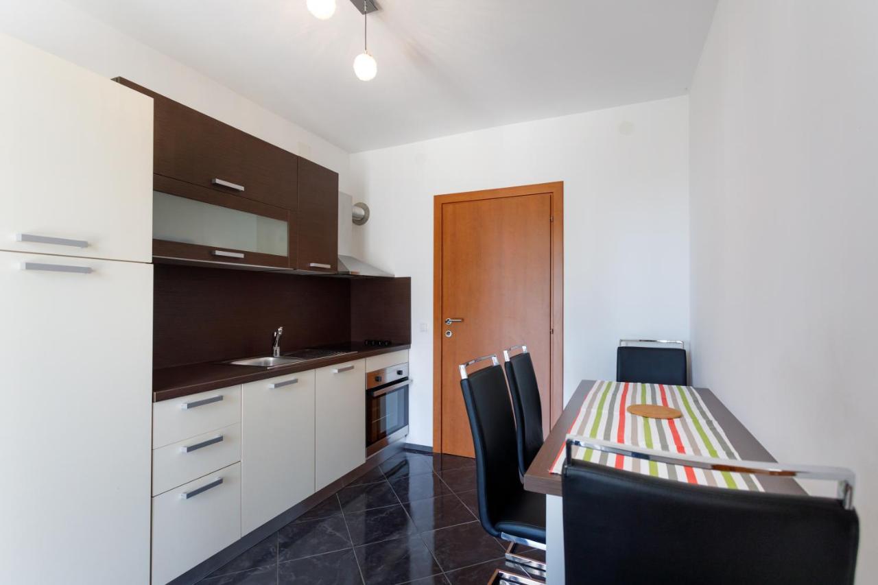 Apartments Lacic Krk Town Exterior foto